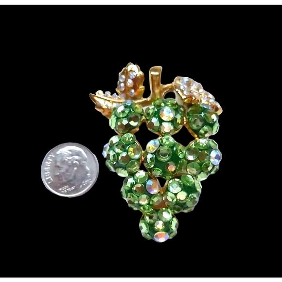 Vintage Suzanne Bjontegard Bunch Green Grapes Fruit Brooch Aurora Borealis - Picture 5 of 9